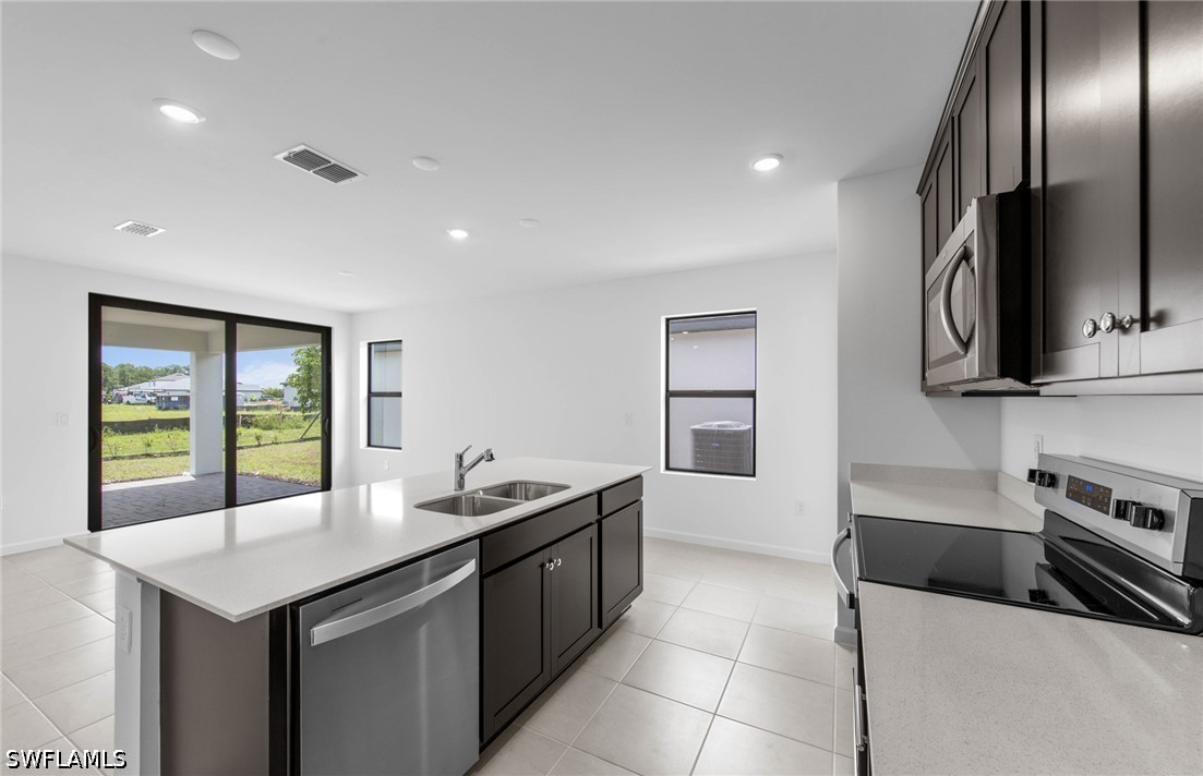 4 Bed SingleFamilyResidence for Sale in Caloosa Cove, FL — photo 9