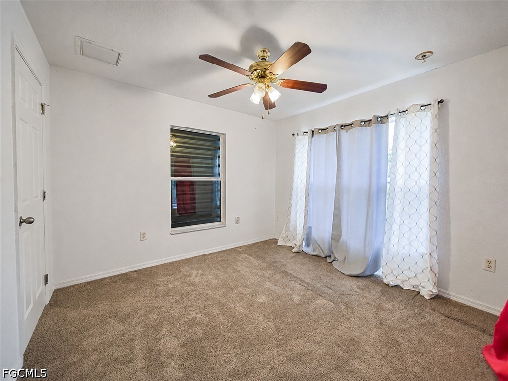 4 Bed SingleFamilyResidence for Sale in Lehigh Acres, photo 9