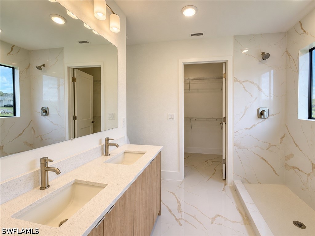 3 Bed SingleFamilyResidence for Sale in Lehigh Acres, photo 9