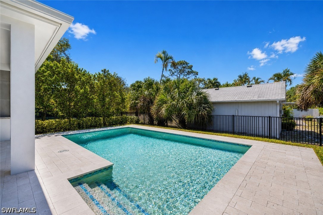 3 Bed Pool Home for Sale in Trail Terrace, photo 9