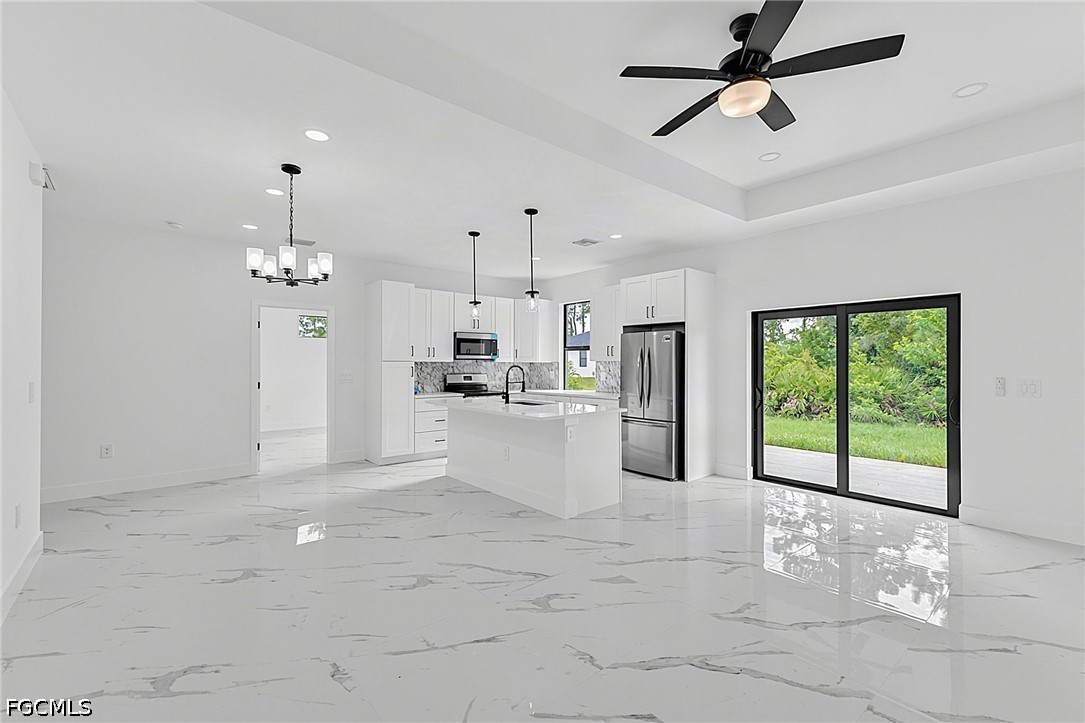 3 Bed SingleFamilyResidence for Sale in Lehigh Acres, photo 9