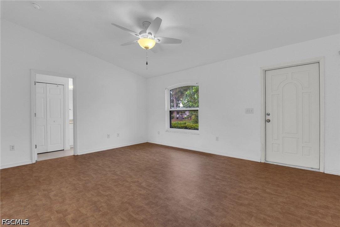 2 Bed SingleFamilyResidence for Sale in Lehigh Acres, photo 9