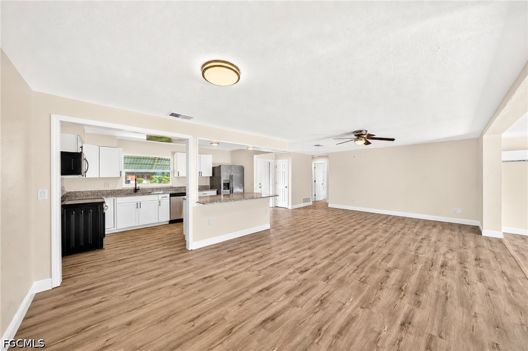 3 Bed Pool Home for Sale in Cape Coral, photo 9