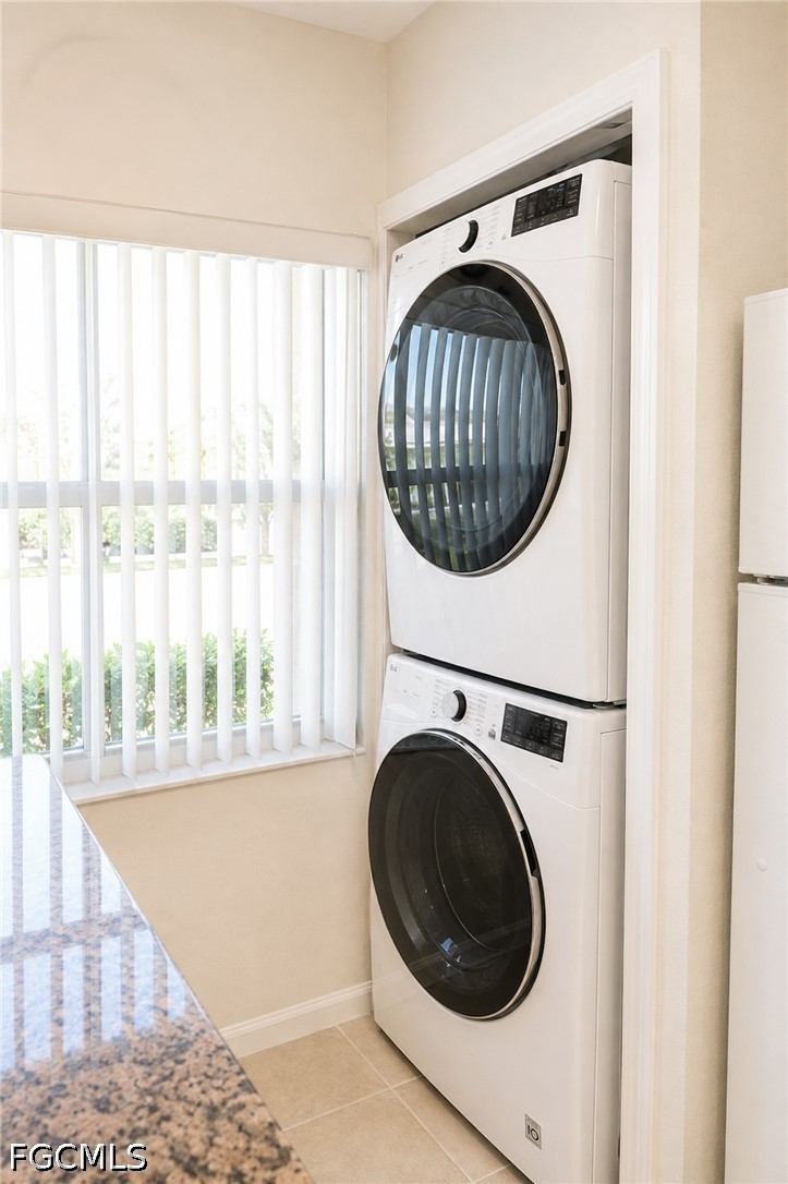 2 Bed Condominium for Sale in Cape Coral, photo 9