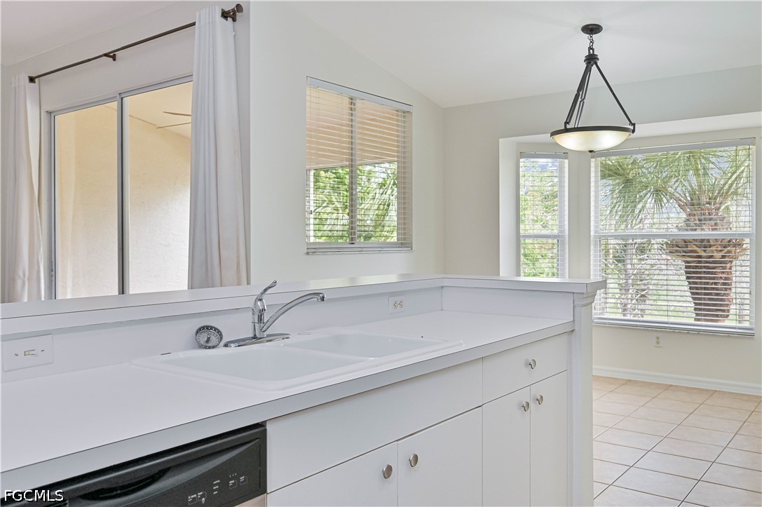 2 Bed Condominium for Sale in Stoneybrook, photo 9