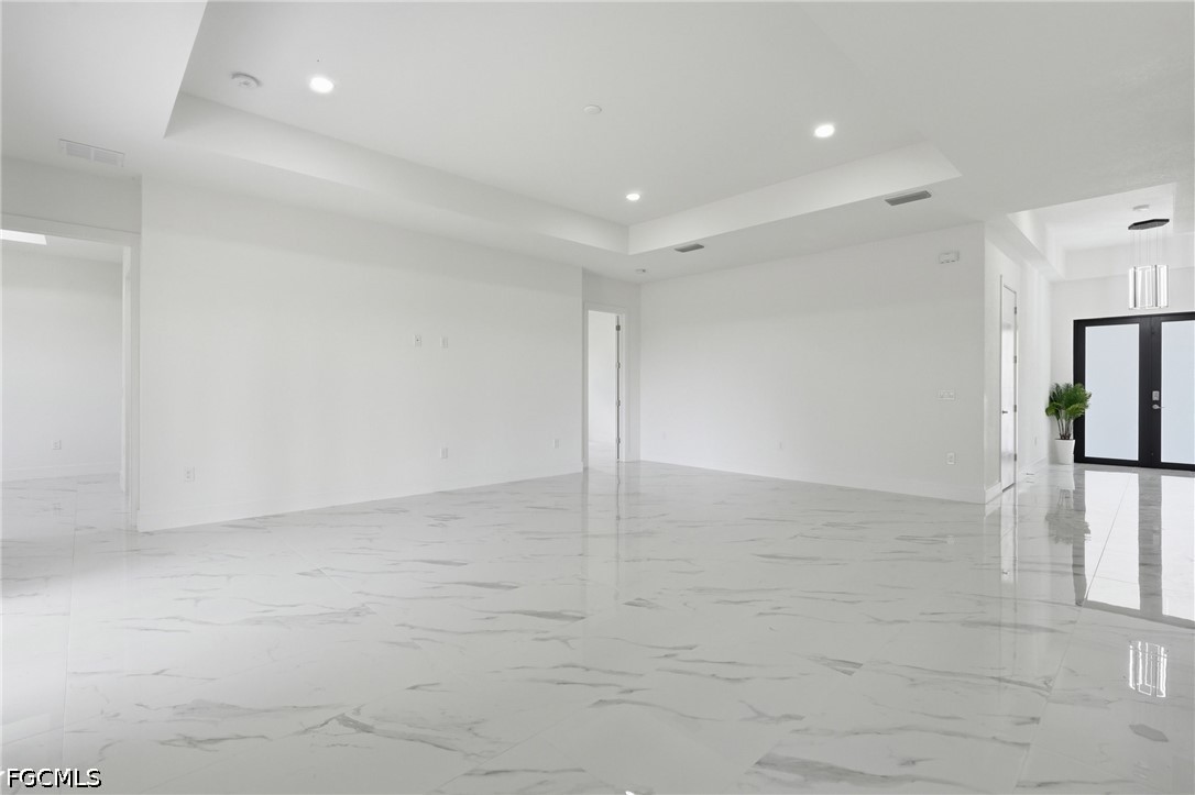 4 Bed SingleFamilyResidence for Sale in Port Labelle, photo 9
