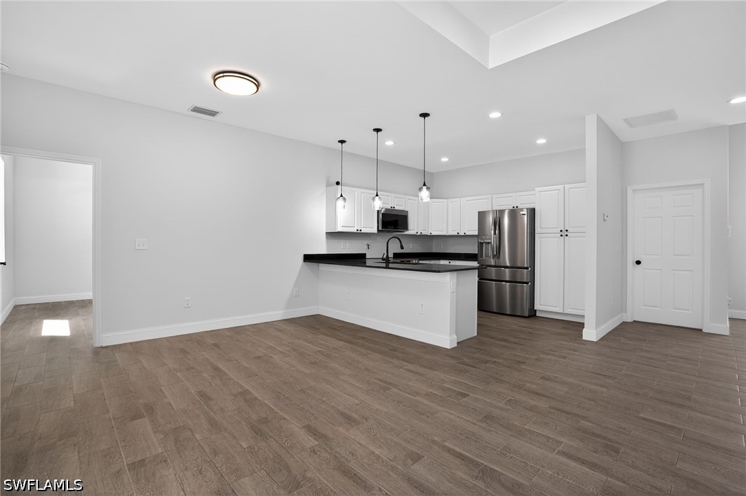 3 Bed SingleFamilyResidence for Sale in Lehigh Acres, photo 9
