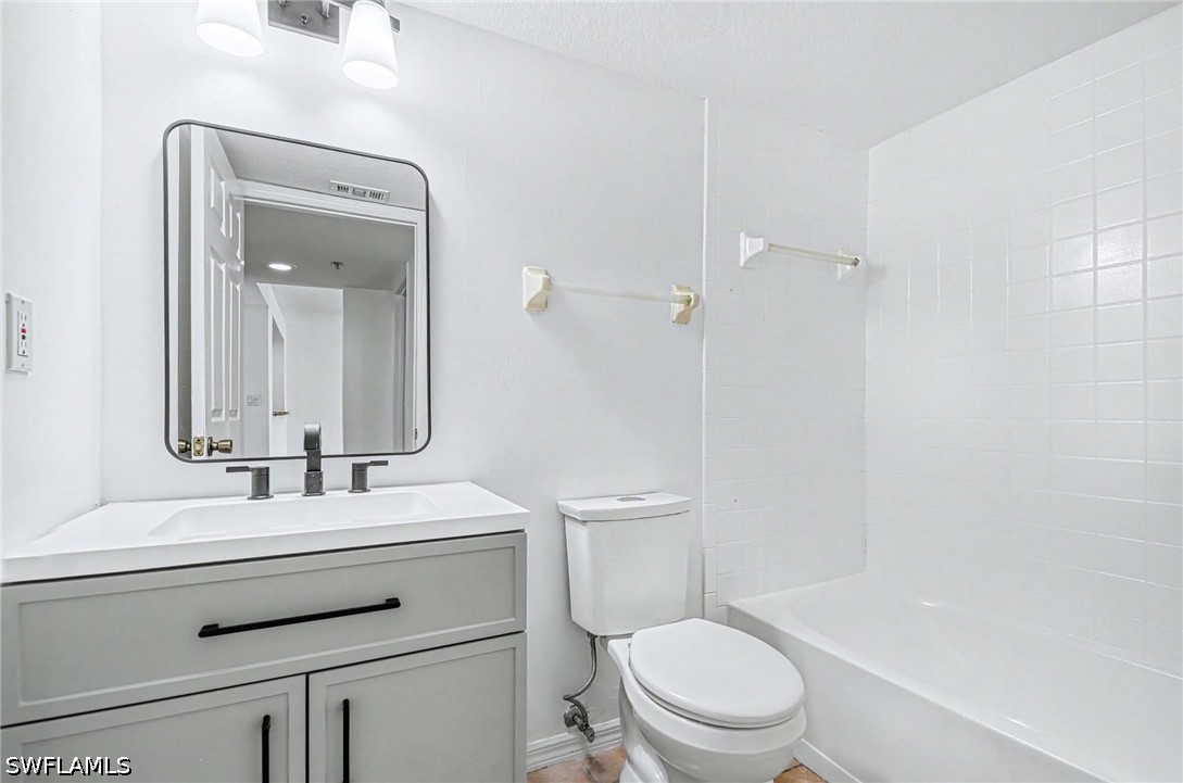 2 Bed Waterfront Home for Sale in Naples, photo 9