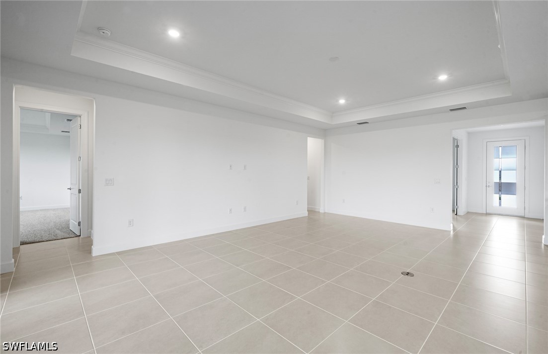 3 Bed Pool Home for Sale in Country Club, photo 9