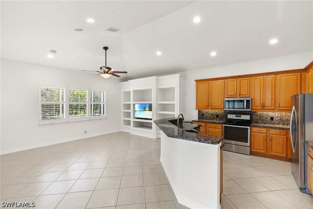 4 Bed Pool Home for Sale in Wilshire Lakes, photo 9