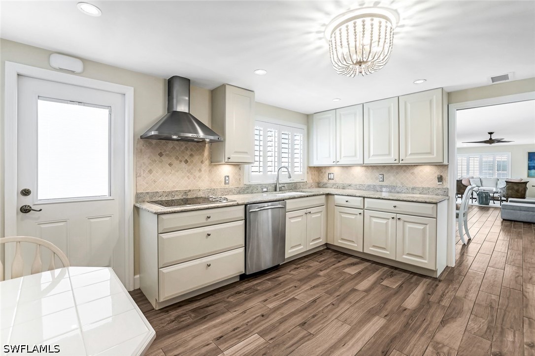 2 Bed Waterfront Home for Sale in Marina Manor, photo 9