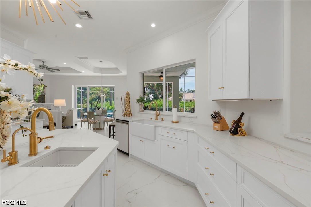 4 Bed Pool Home for Sale in Sanibel, photo 9