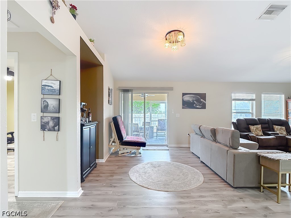 3 Bed SingleFamilyResidence for Sale in Cape Coral, photo 9