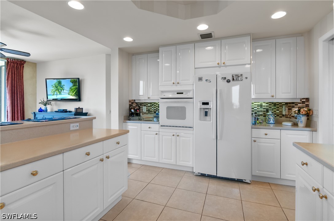 3 Bed Condominium for Sale in Sorrento, photo 9
