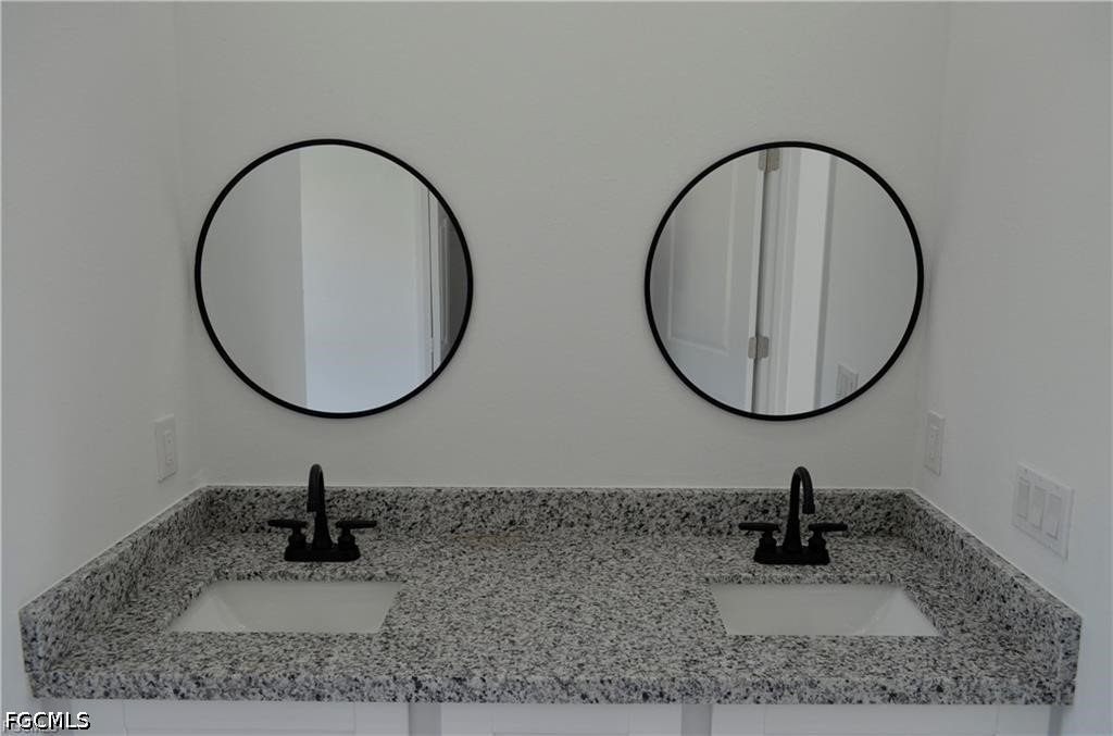 3 Bed SingleFamilyResidence for Sale in Lehigh Acres, photo 9