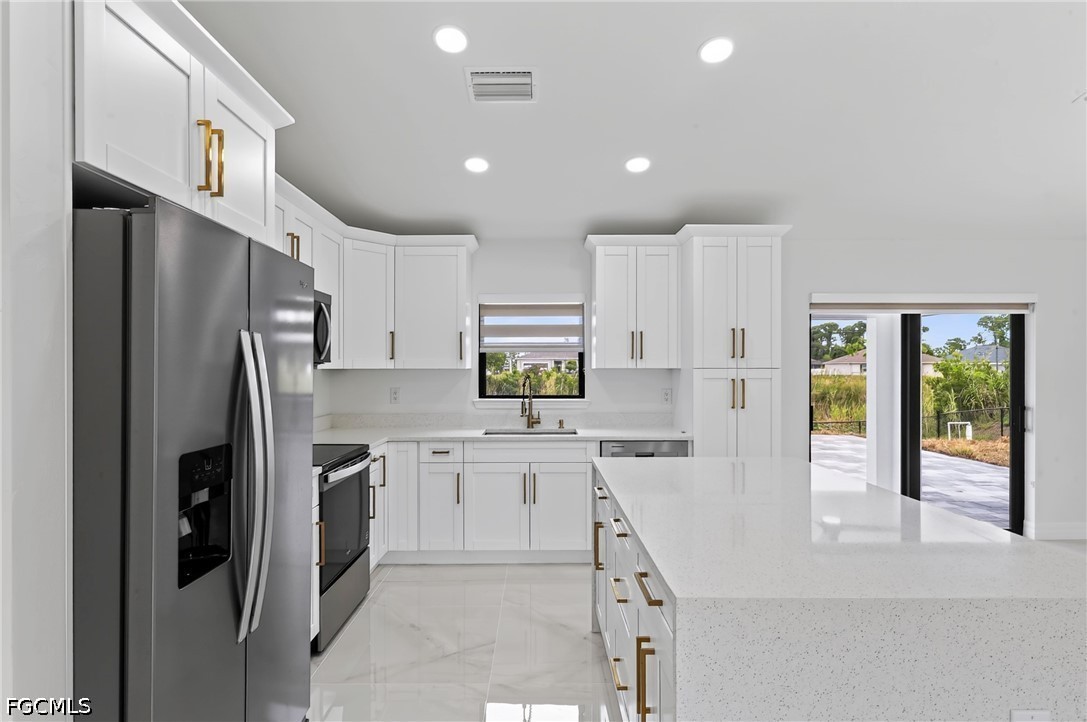 3 Bed Pool Home for Sale in Cape Coral, photo 9