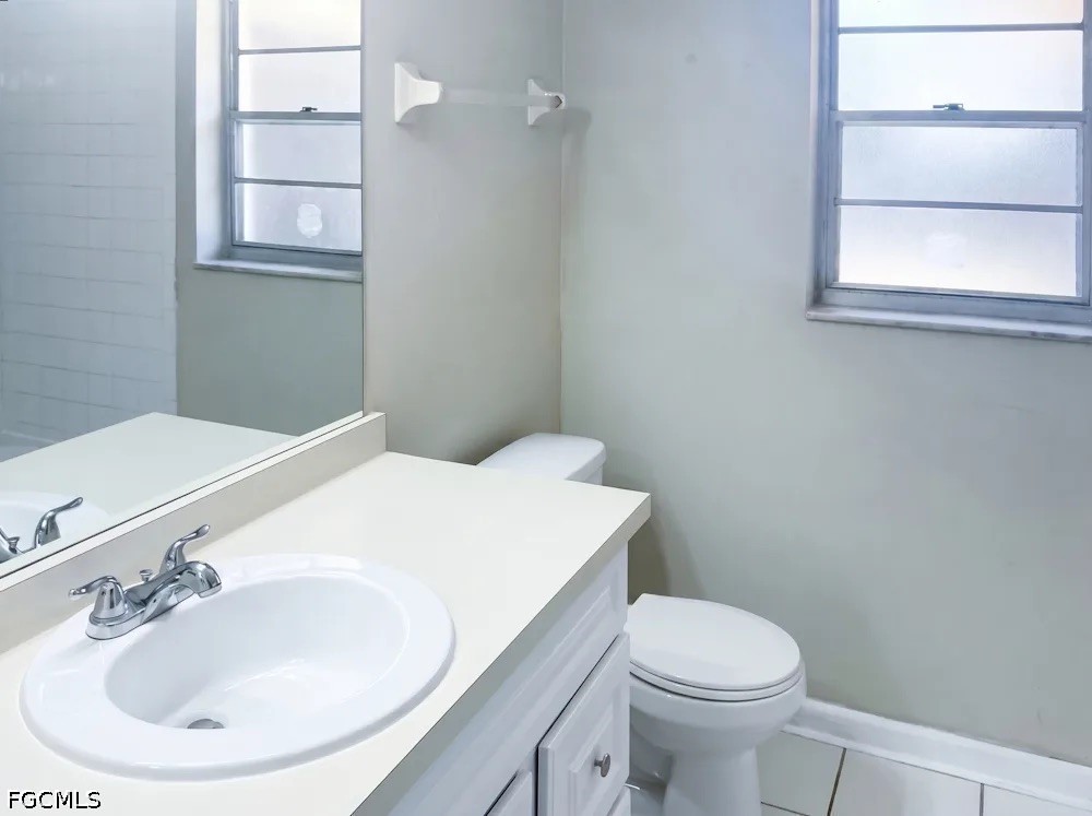 3 Bed SingleFamilyResidence for Sale in Sarasota, photo 9