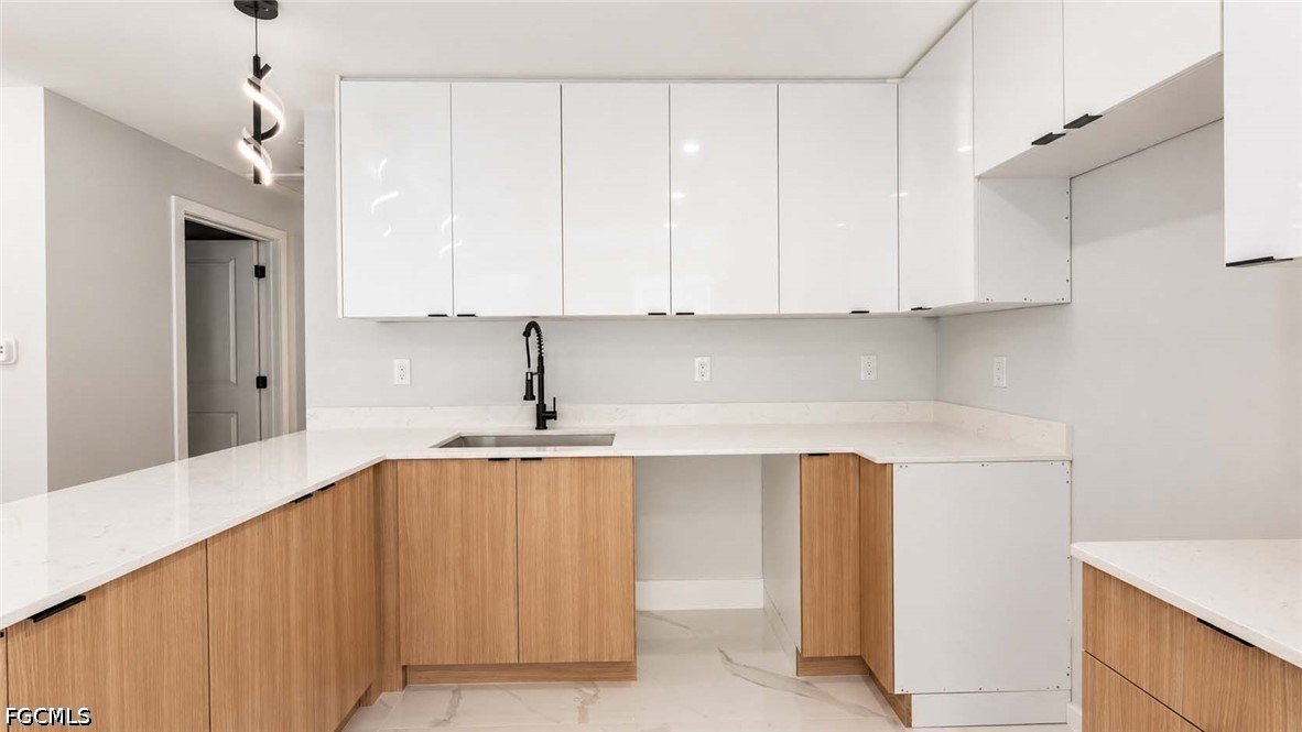 3 Bed SingleFamilyResidence for Sale in Lehigh Acres, photo 9