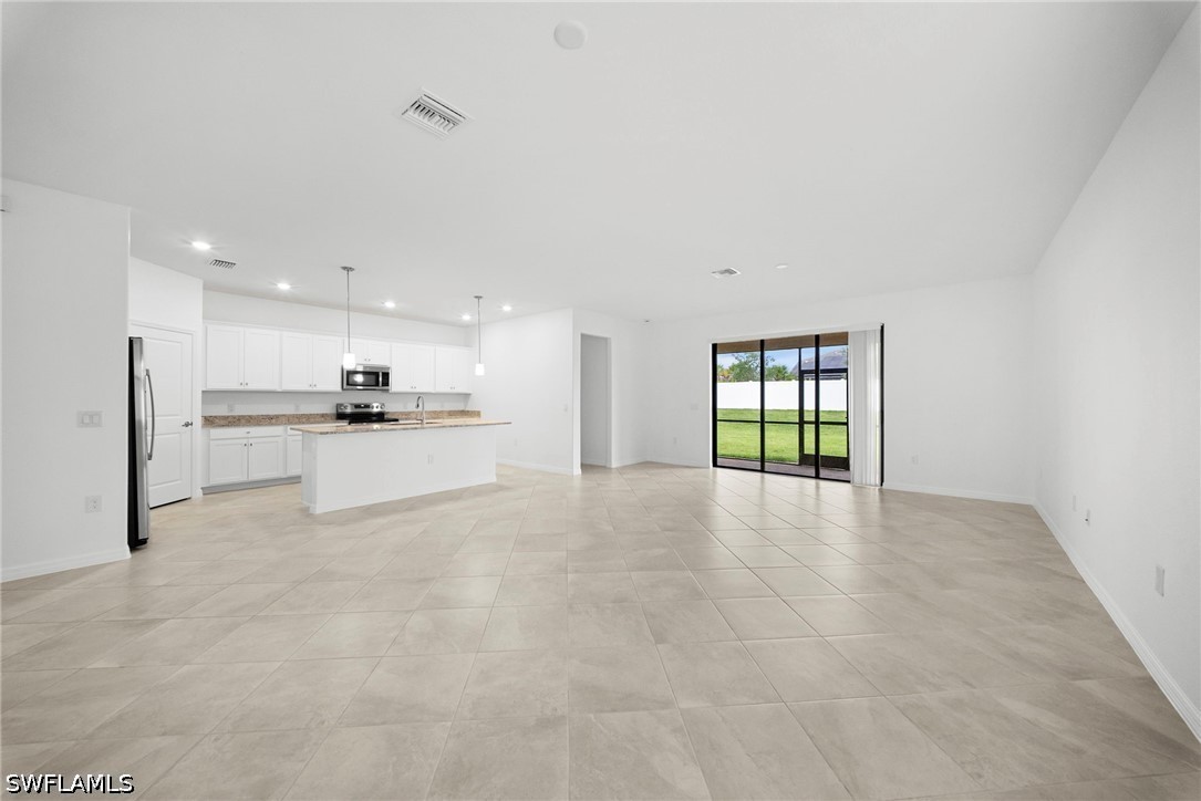 4 Bed SingleFamilyResidence for Sale in Portico, photo 9