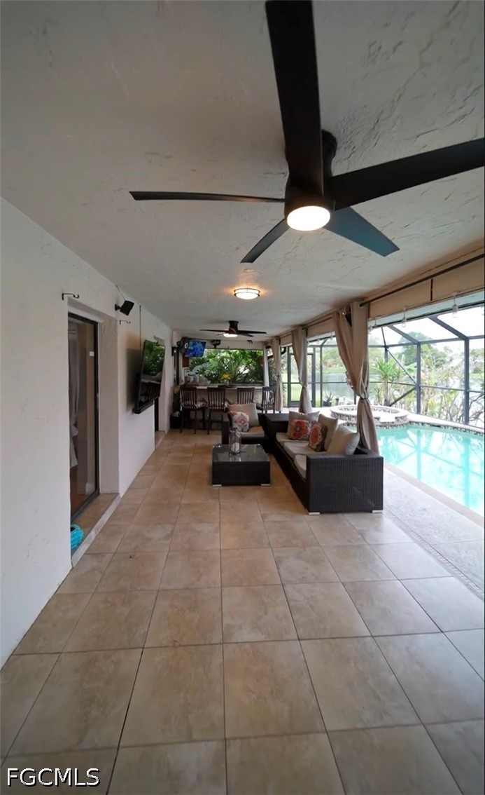 3 Bed Pool Home for Sale in Sarasota, photo 9