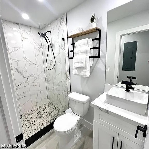 3 Bed Pool Home for Sale in Fort Myers Shores, photo 9
