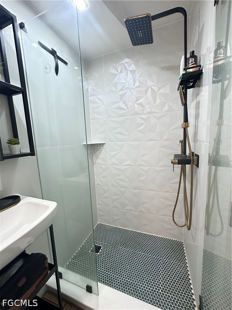 2 Bed Waterfront Home for Sale in Ocean View, photo 9