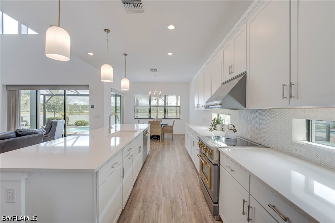 5 Bed Pool Home for Sale in Avalon Park, photo 9