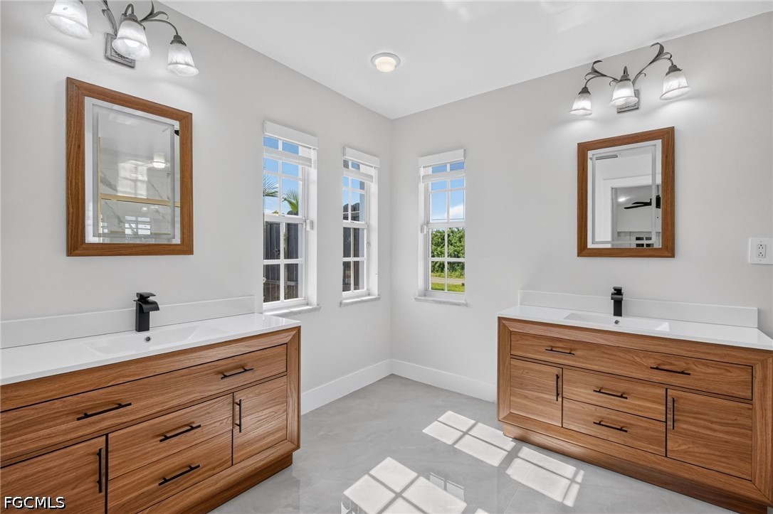 3 Bed SingleFamilyResidence for Sale in Lehigh Acres, photo 9