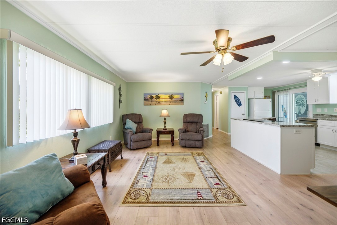 2 Bed ManufacturedHome for Sale in Fort Myers, photo 9