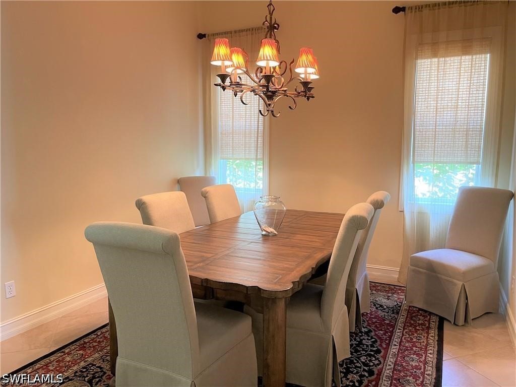 3 Bed Pool Home for Sale in Caldecott, photo 9