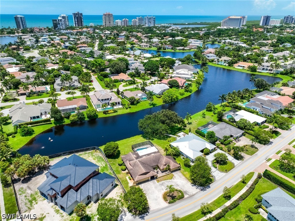 3 Bed Pool Home for Sale in Park Shore, photo 9