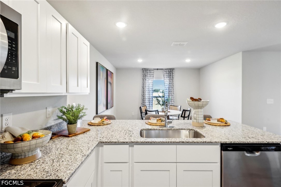 3 Bed SingleFamilyResidence for Sale in Lehigh Acres, photo 9