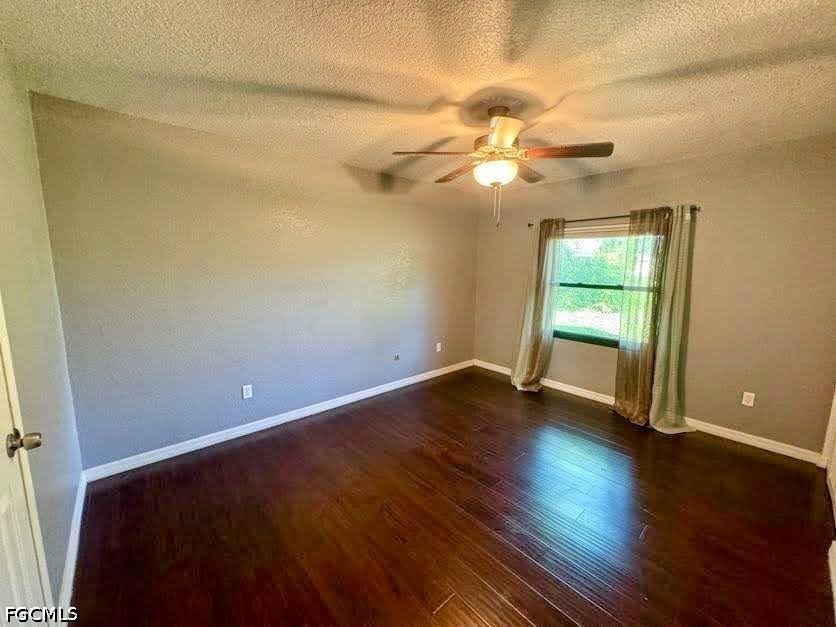 3 Bed SingleFamilyResidence for Sale in Labelle, photo 9
