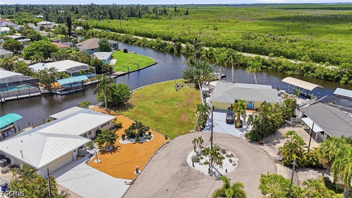 Waterfront Home for Sale in Matlacha Isles, photo 9