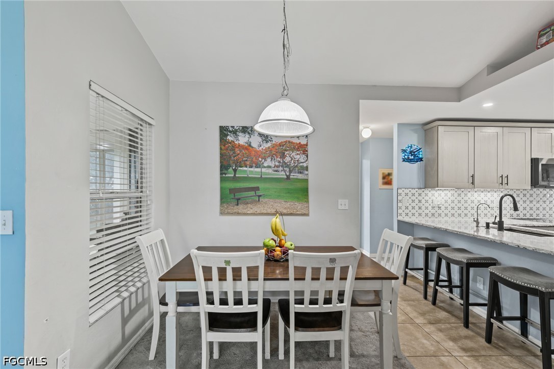 3 Bed SingleFamilyResidence for Sale in Cape Coral, photo 9