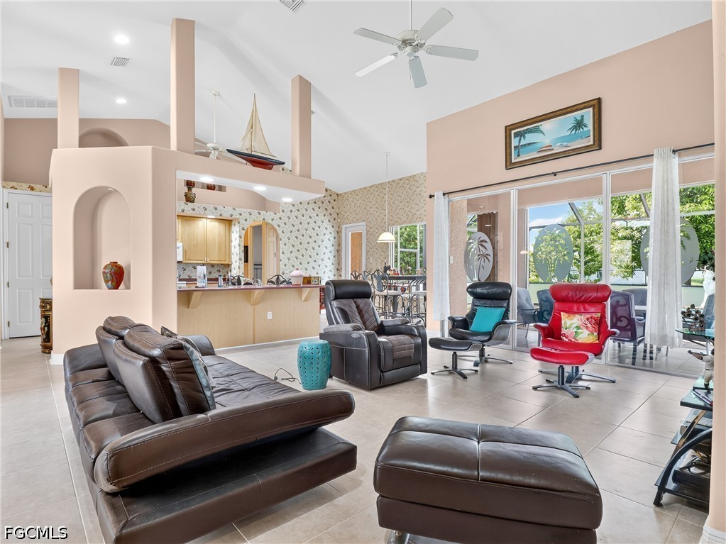 3 Bed Pool Home for Sale in Cape Coral, photo 9