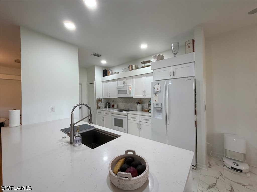 2 Bed SingleFamilyResidence for Sale in Naples, photo 9