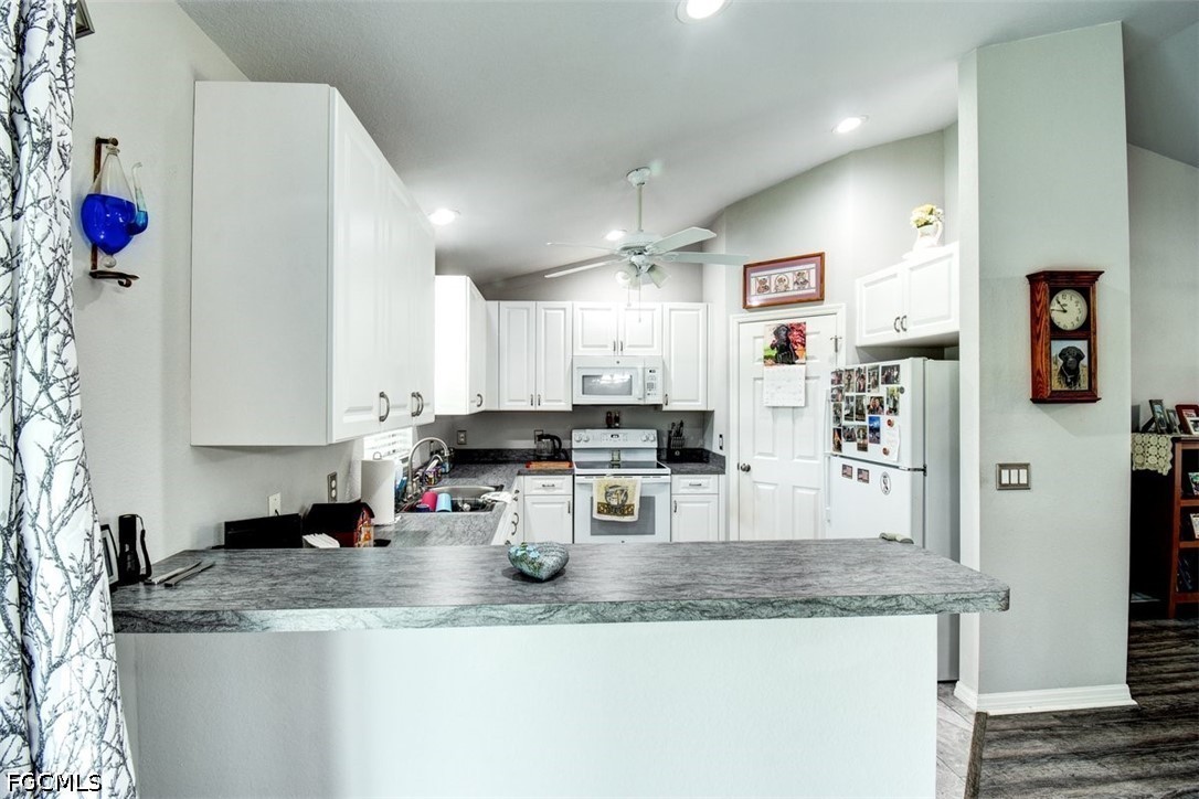 4 Bed SingleFamilyResidence for Sale in Cape Coral, photo 9