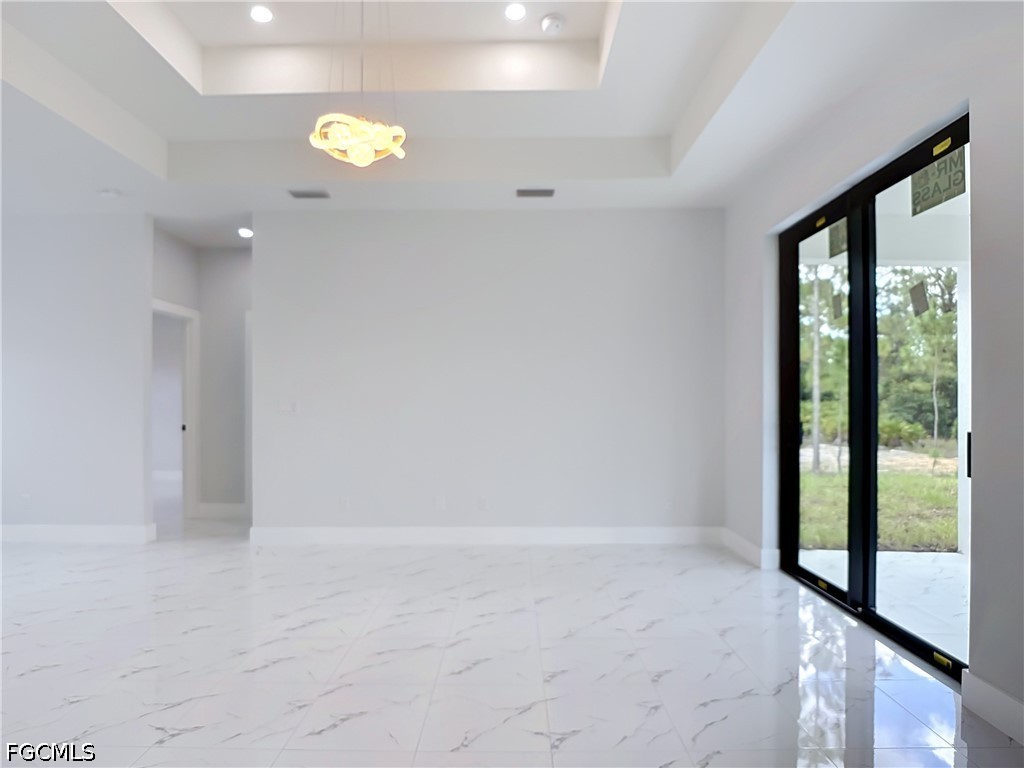 3 Bed SingleFamilyResidence for Sale in Lehigh Acres, photo 9
