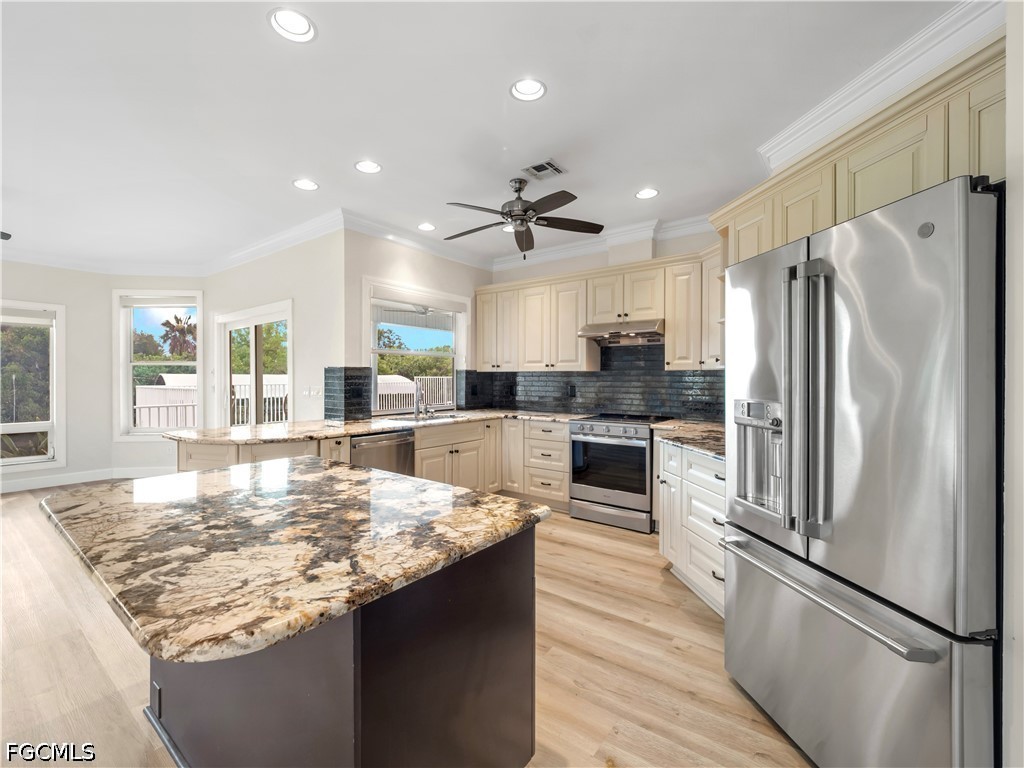 3 Bed Pool Home for Sale in Natoma Park, photo 9