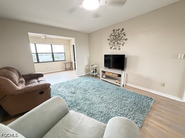2 Bed Waterfront Home for Sale in Cape Coral, photo 9