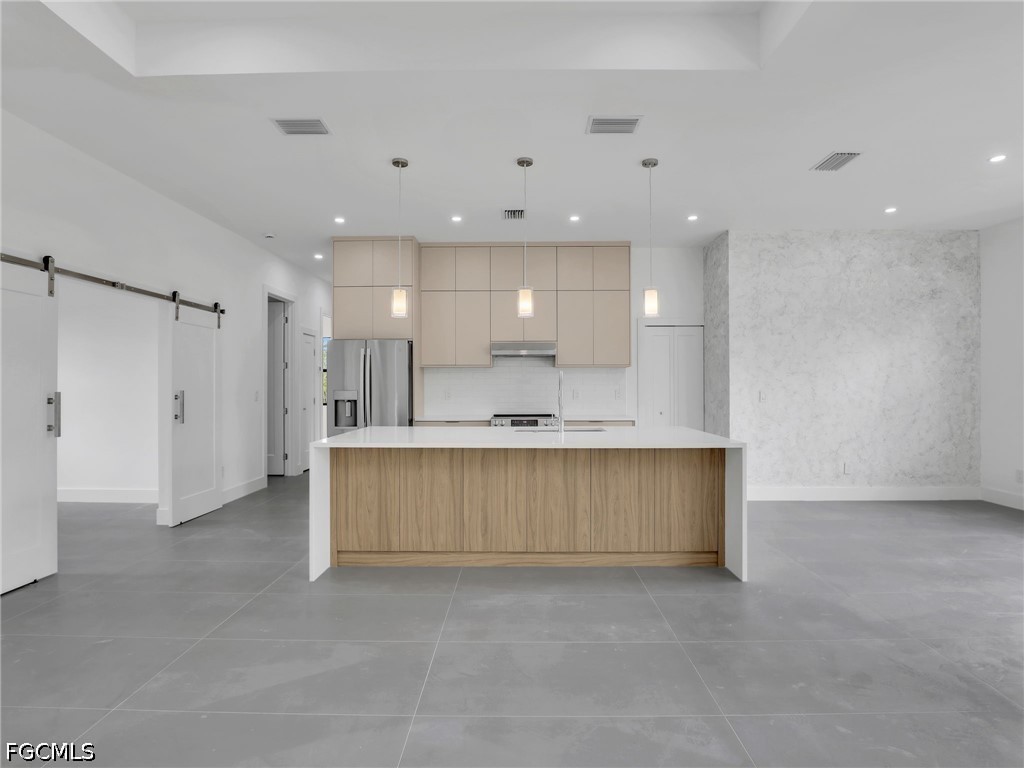 3 Bed SingleFamilyResidence for Sale in East Englewood, photo 9