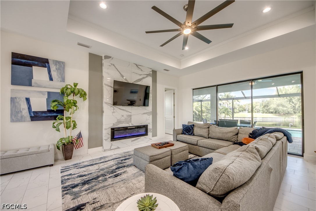 3 Bed Pool Home for Sale in Cape Coral, photo 9