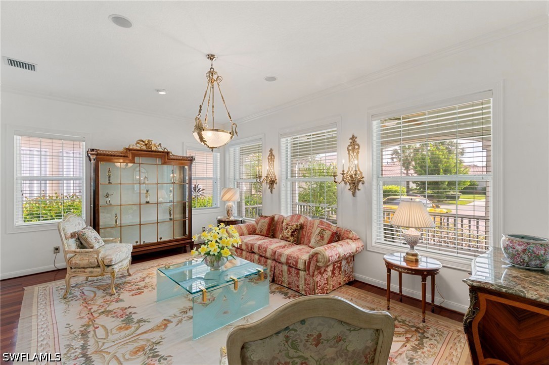 3 Bed Pool Home for Sale in Verona Walk, photo 9
