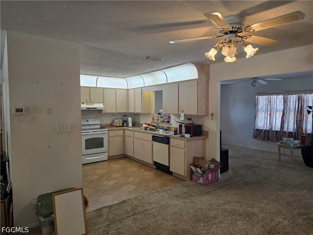 3 Bed SingleFamilyResidence for Sale in Not Applicable, photo 9