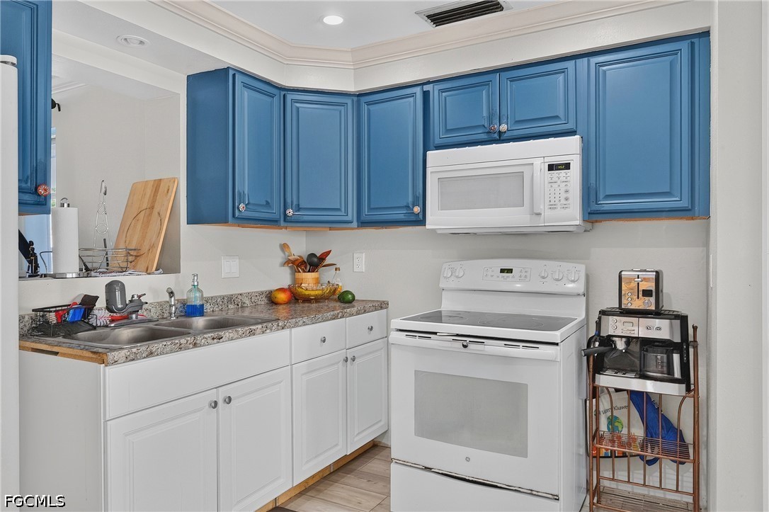 3 Bed Waterfront Home for Sale in North Fort Myers, photo 9