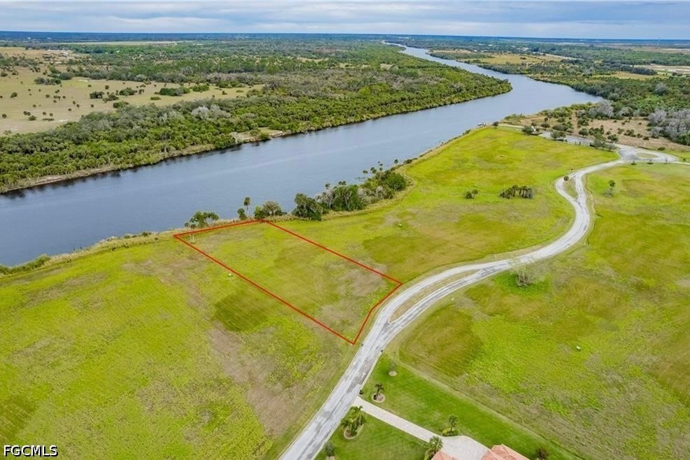Waterfront Home for Sale in Caloosa Preserve, photo 9