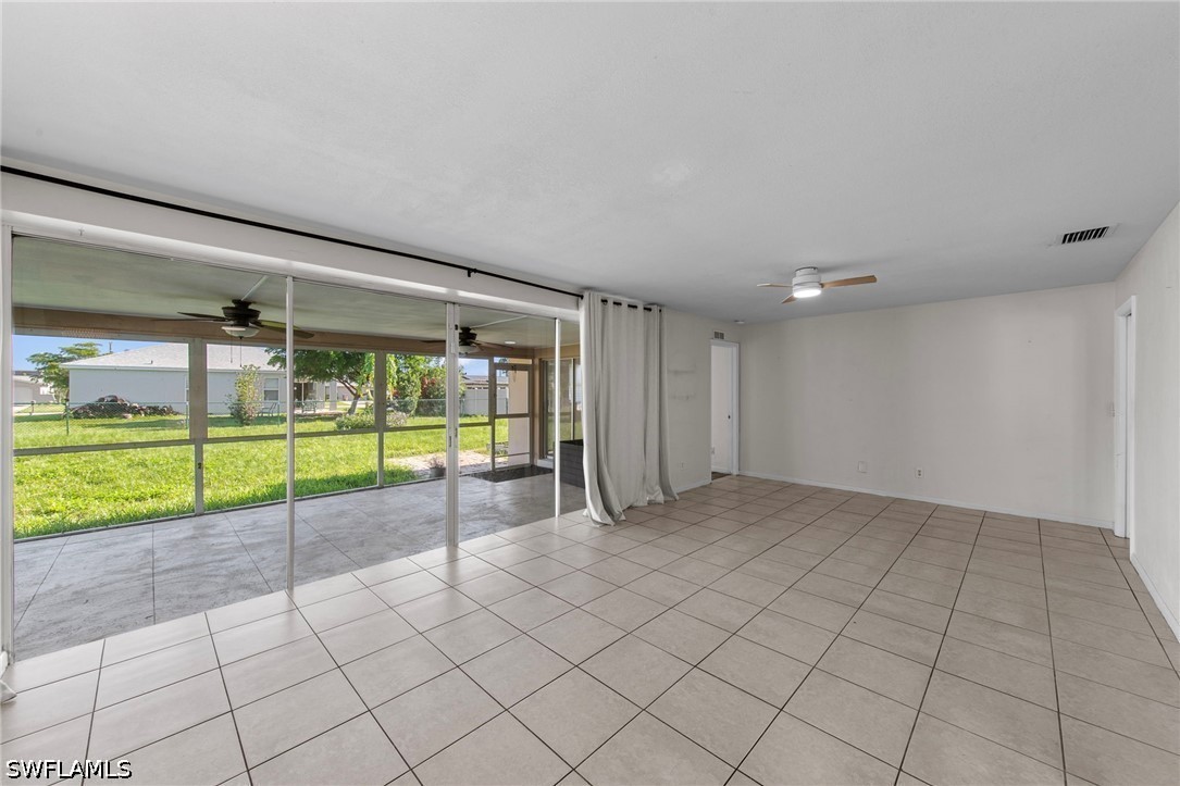 3 Bed SingleFamilyResidence for Sale in Cape Coral, photo 9