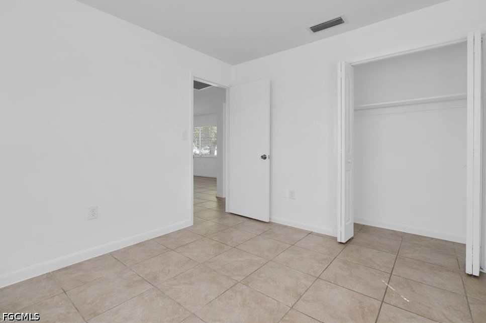 2 Bed Duplex for Sale in Fort Myers, photo 9