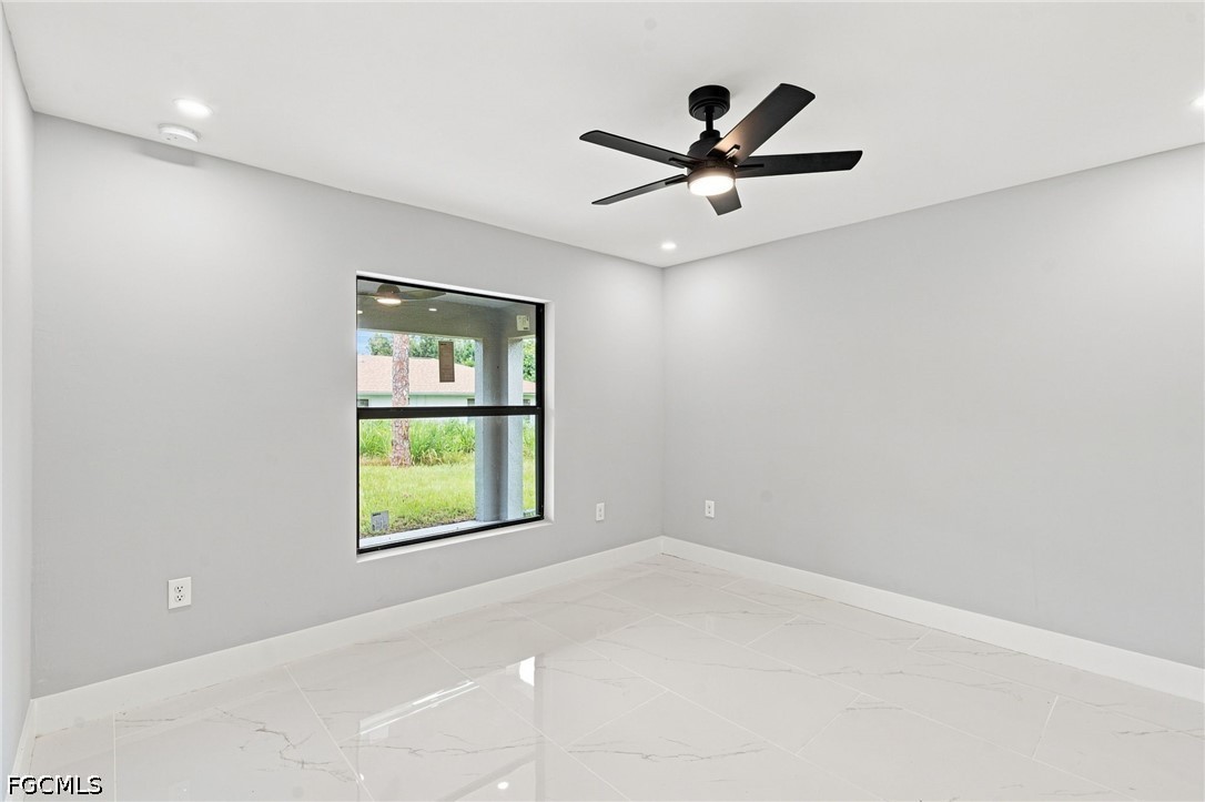 3 Bed Attached for Sale in Lehigh Acres, photo 9